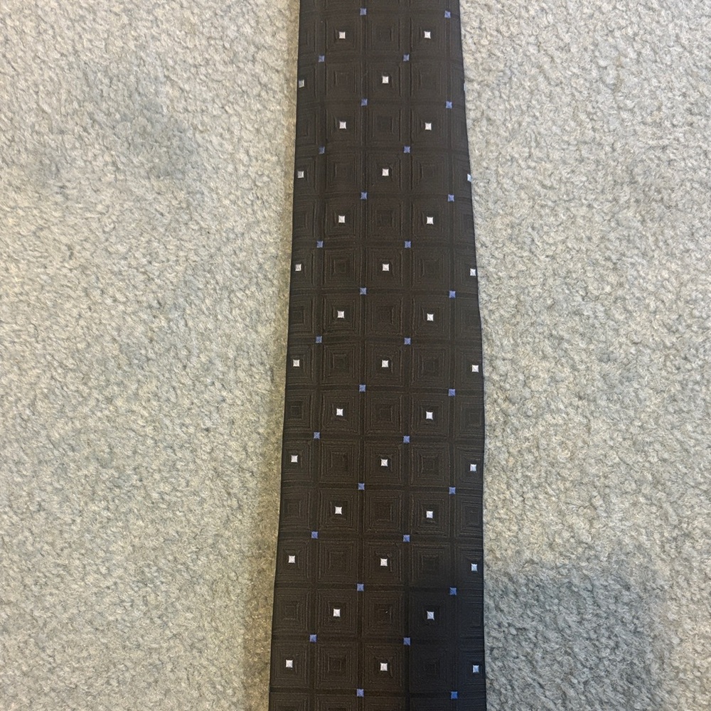 Michael Kors Elegant Black Tie with Blue and White Details